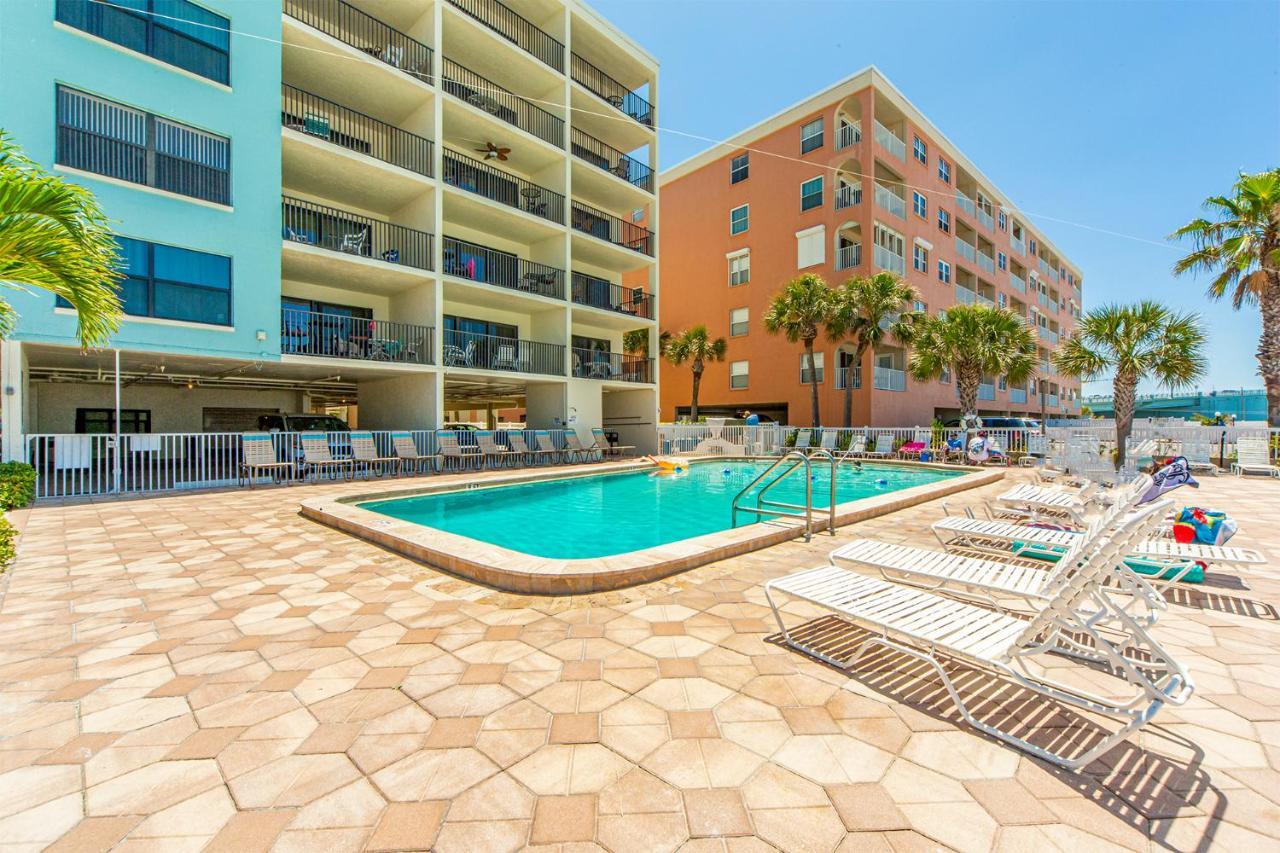 301 Sandy Shores Condos St. Pete Beach Buitenkant foto