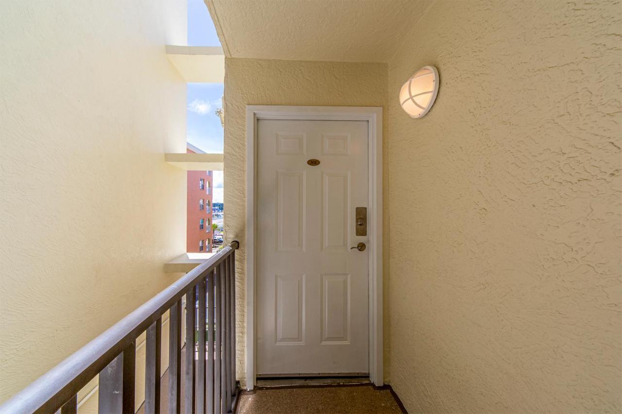 301 Sandy Shores Condos St. Pete Beach Buitenkant foto