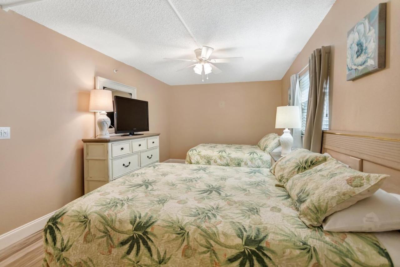 301 Sandy Shores Condos St. Pete Beach Buitenkant foto