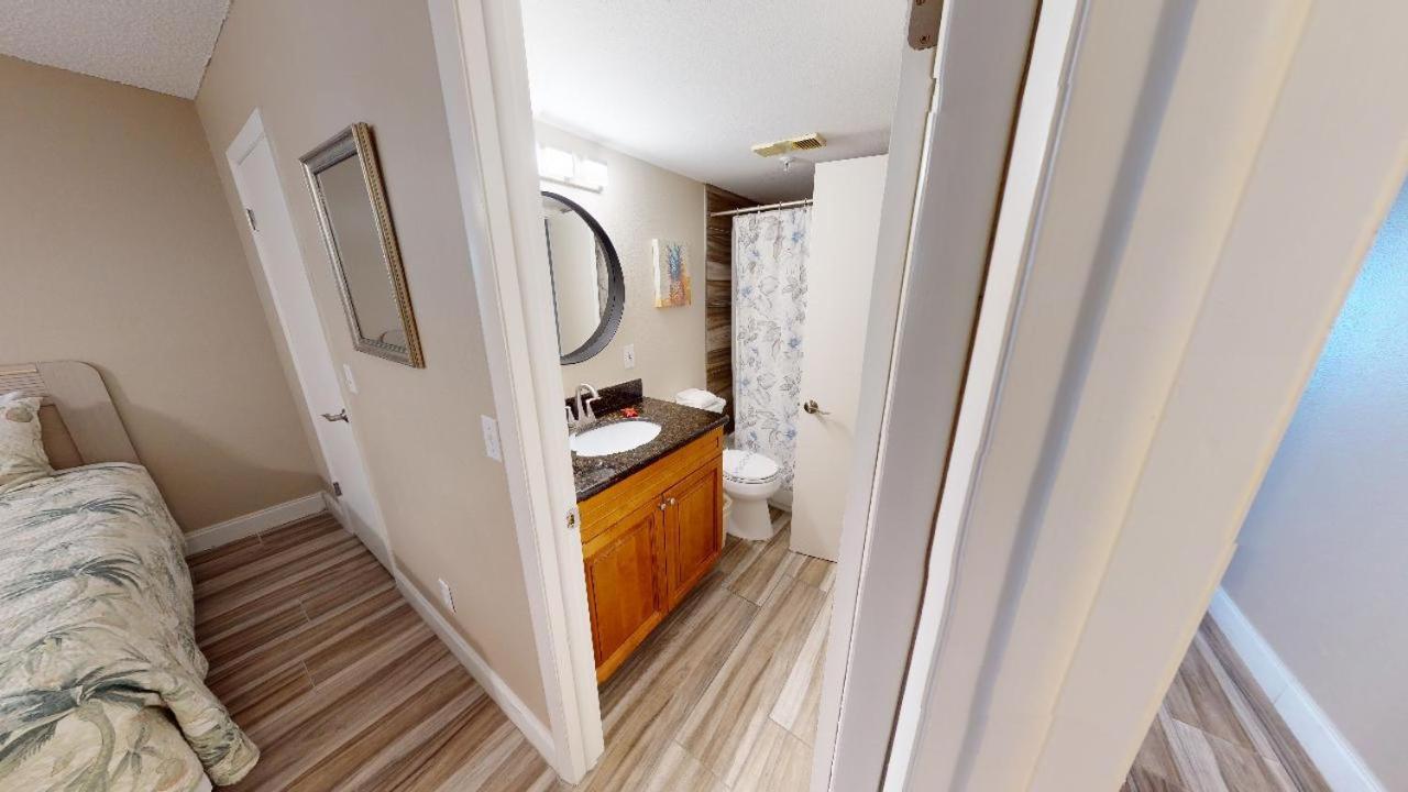 301 Sandy Shores Condos St. Pete Beach Buitenkant foto